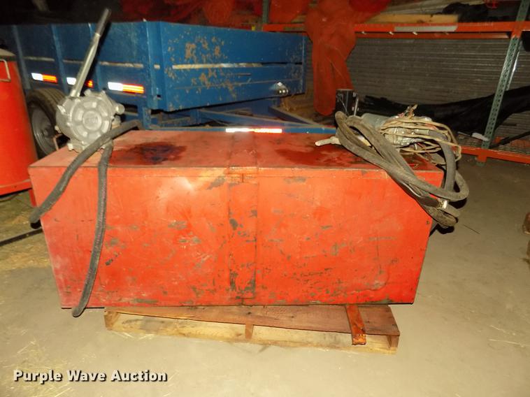 image for item DO9027 (2) fuel tanks