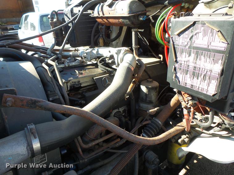 image for item DV9590 2005 Sterling Acterra box truck