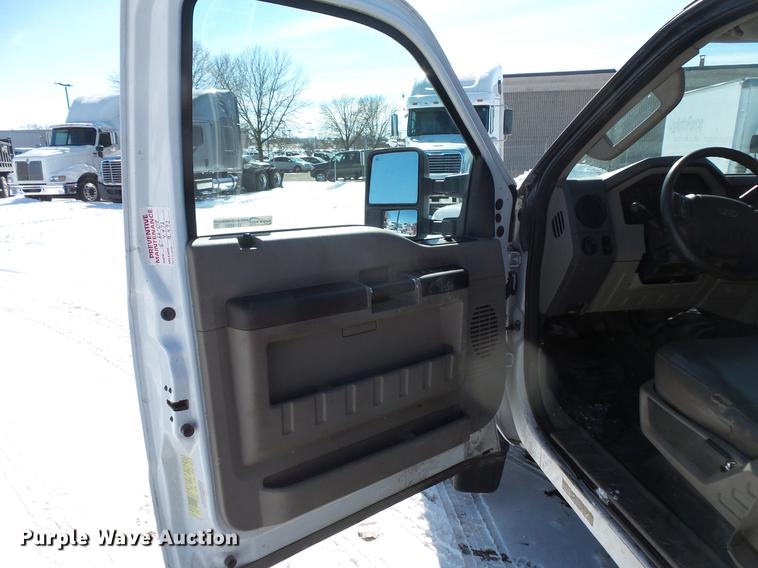 image for item DV9591 2008 Ford F550 Crew Cab flatbed truck