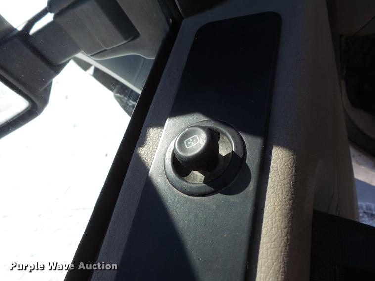 image for item DV9591 2008 Ford F550 Crew Cab flatbed truck