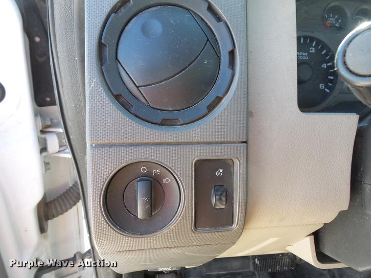 image for item DV9591 2008 Ford F550 Crew Cab flatbed truck