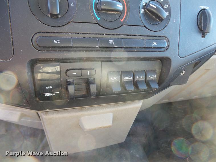 image for item DV9591 2008 Ford F550 Crew Cab flatbed truck