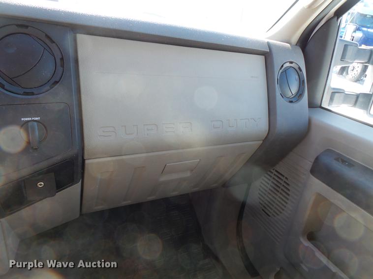 image for item DV9591 2008 Ford F550 Crew Cab flatbed truck