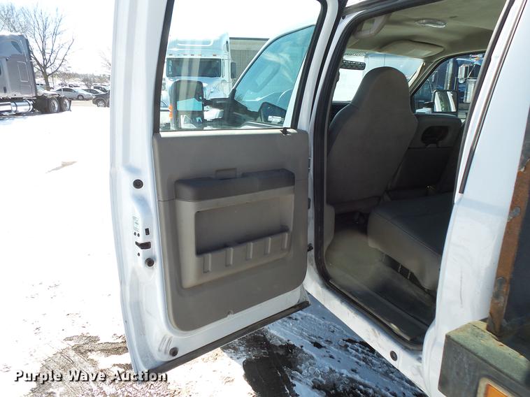 image for item DV9591 2008 Ford F550 Crew Cab flatbed truck