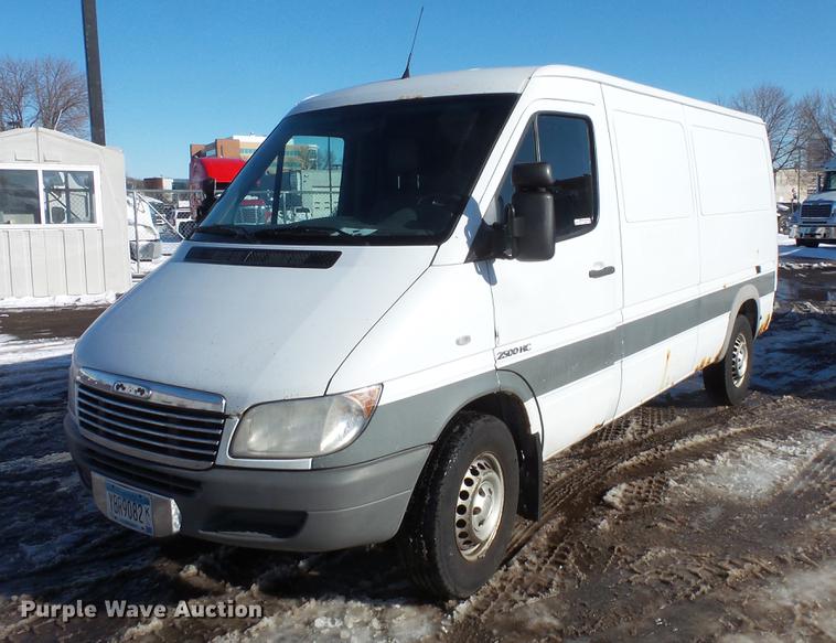 image for item DV9600 2006 Freightliner Sprinter delivery truck