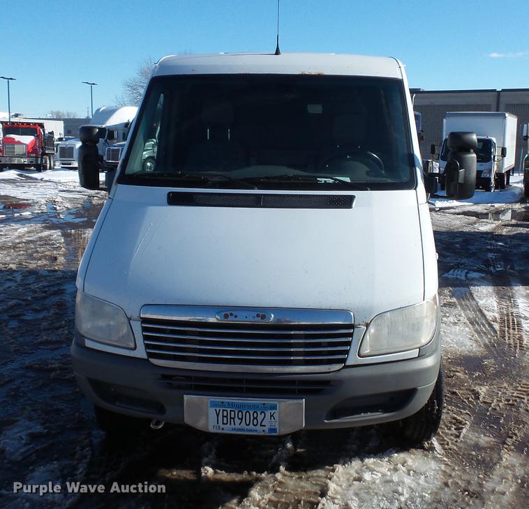 image for item DV9600 2006 Freightliner Sprinter delivery truck