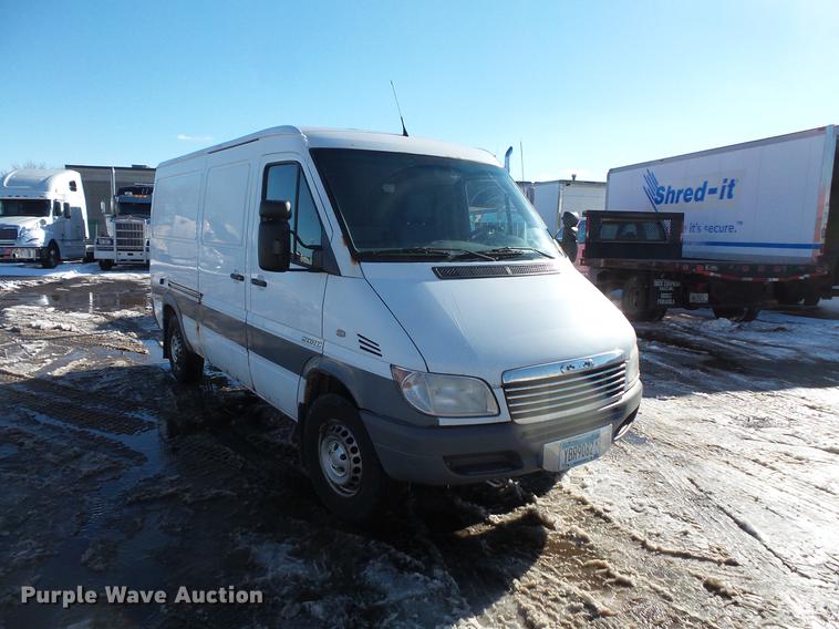 image for item DV9600 2006 Freightliner Sprinter delivery truck