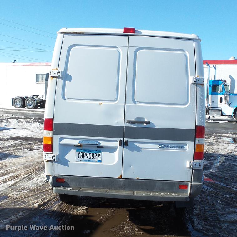 image for item DV9600 2006 Freightliner Sprinter delivery truck