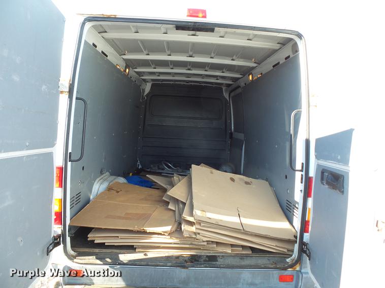 image for item DV9600 2006 Freightliner Sprinter delivery truck