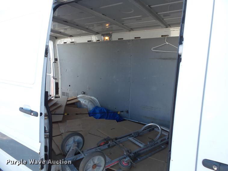 image for item DV9600 2006 Freightliner Sprinter delivery truck