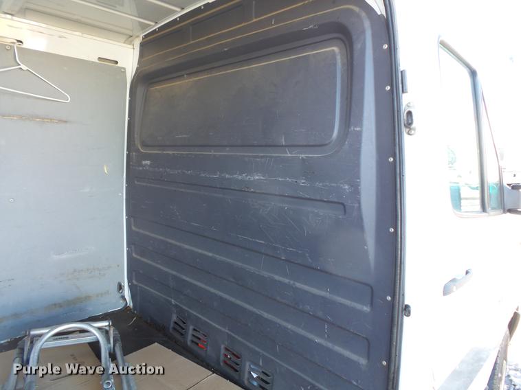 image for item DV9600 2006 Freightliner Sprinter delivery truck