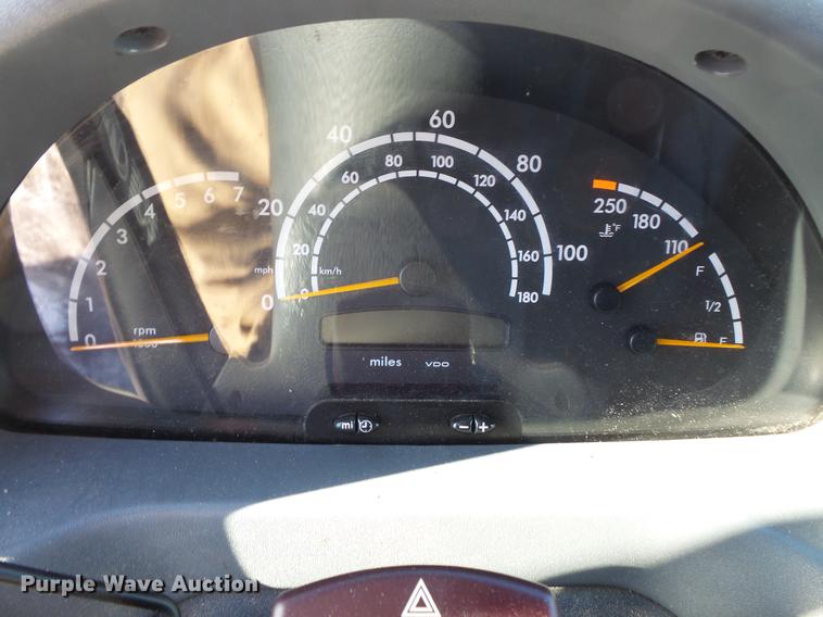 image for item DV9600 2006 Freightliner Sprinter delivery truck