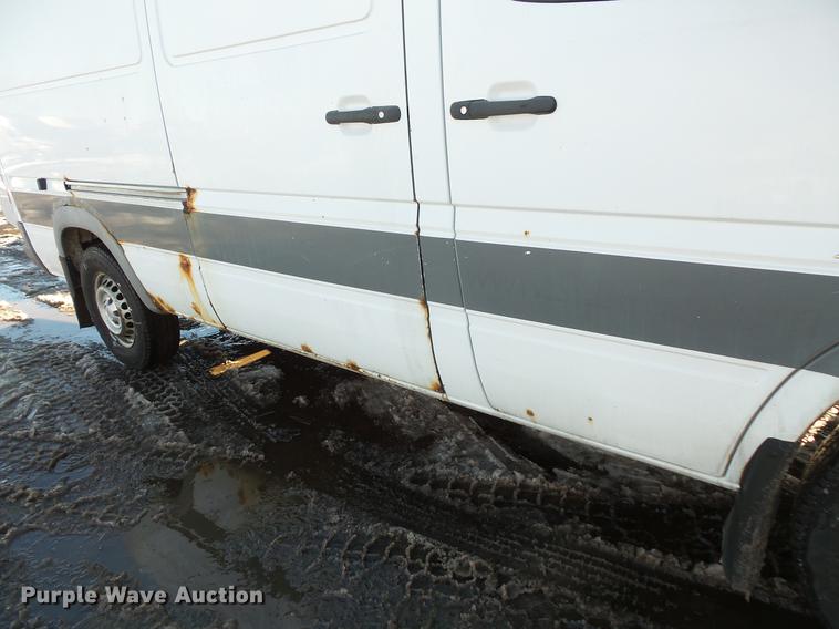 image for item DV9600 2006 Freightliner Sprinter delivery truck