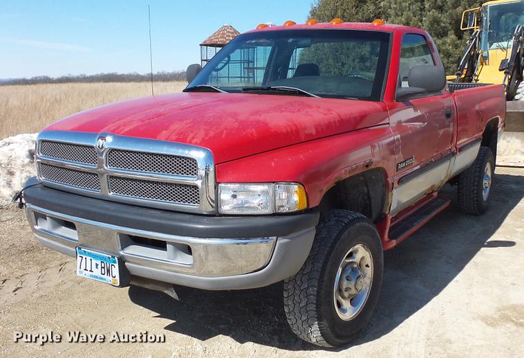 image for item DV9618 2001 Dodge Ram 2500 pickup truck