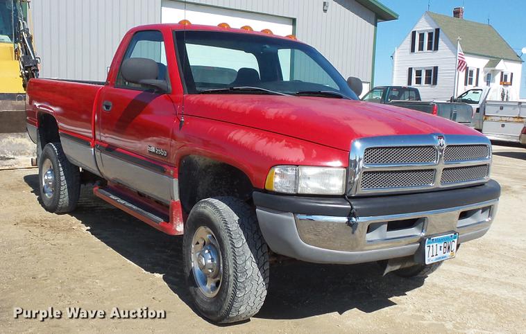 image for item DV9618 2001 Dodge Ram 2500 pickup truck