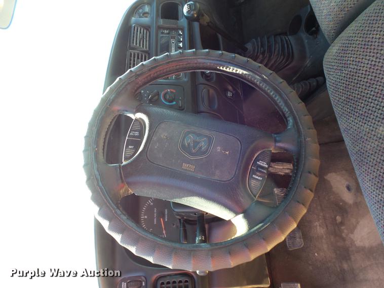 image for item DV9618 2001 Dodge Ram 2500 pickup truck