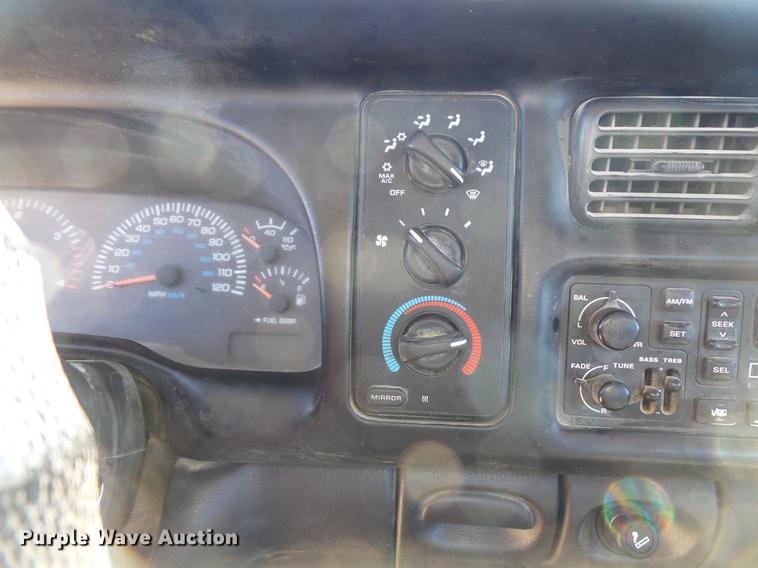 image for item DV9618 2001 Dodge Ram 2500 pickup truck