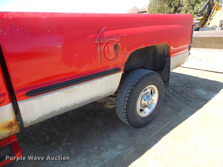 image for item DV9618 2001 Dodge Ram 2500 pickup truck