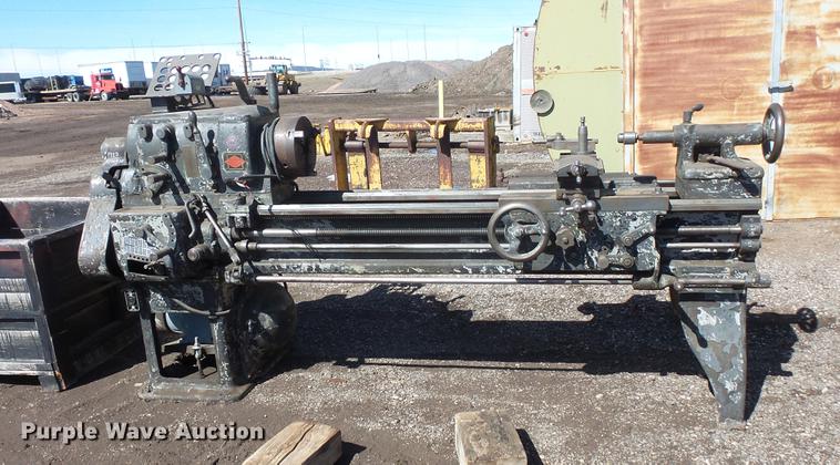 image for item DV9658 Cincinnati metal lathe