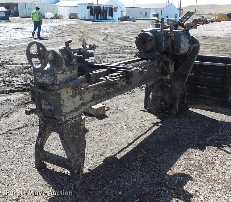 image for item DV9658 Cincinnati metal lathe