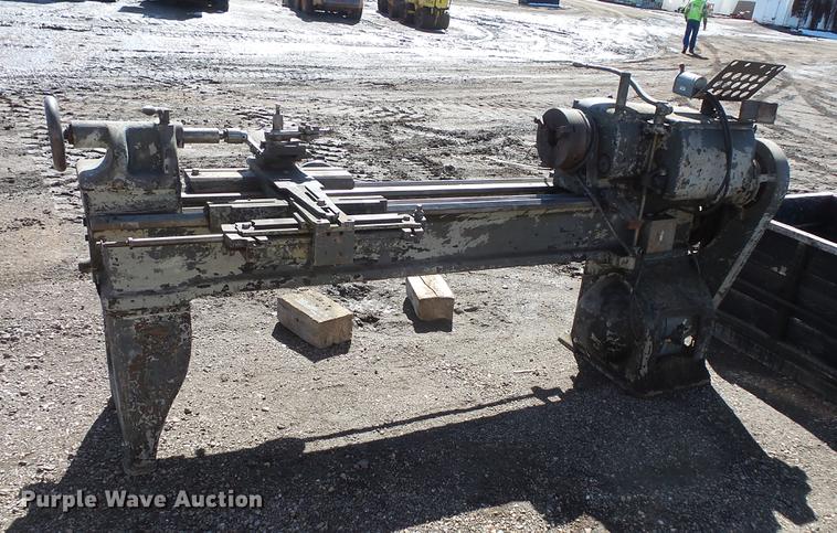 image for item DV9658 Cincinnati metal lathe