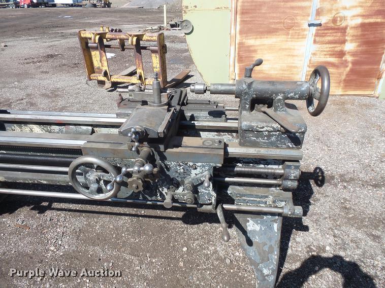 image for item DV9658 Cincinnati metal lathe
