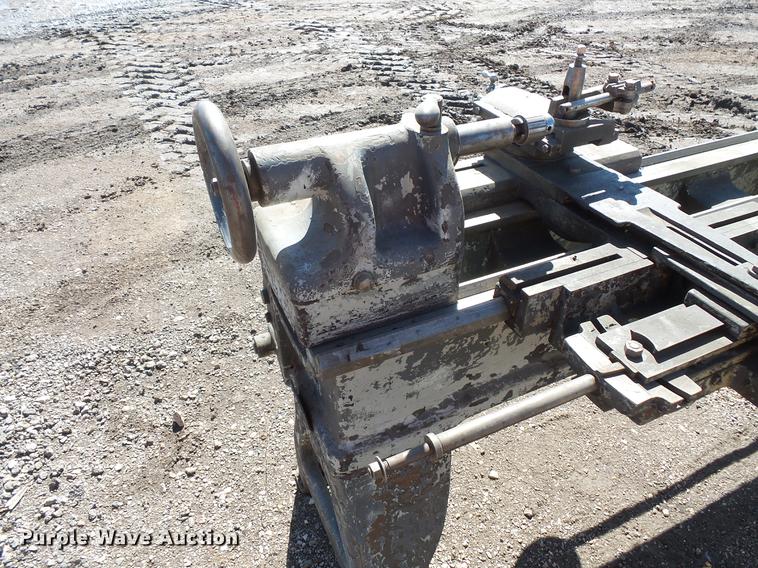 image for item DV9658 Cincinnati metal lathe