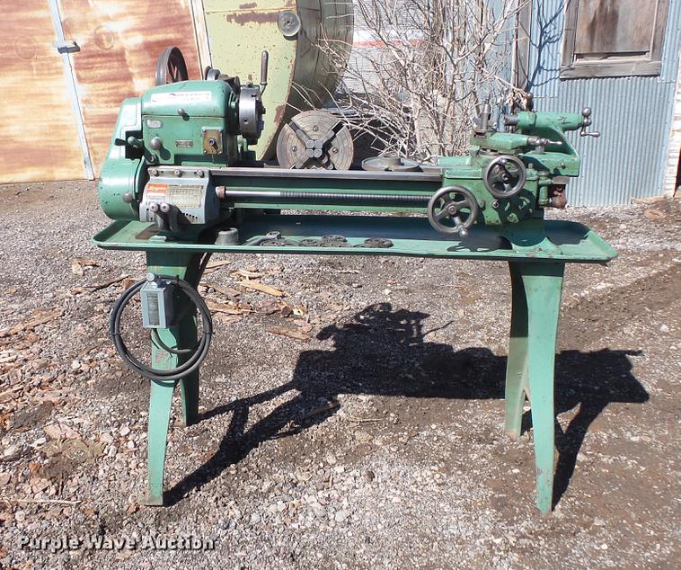image for item DV9659 Logan metal lathe