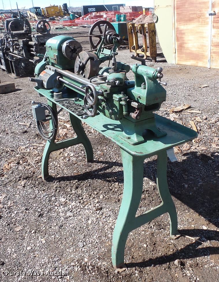 image for item DV9659 Logan metal lathe