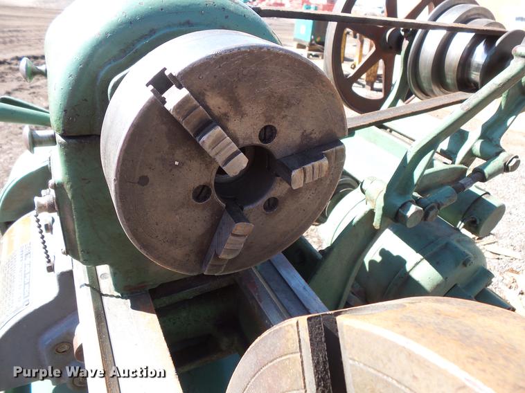 image for item DV9659 Logan metal lathe