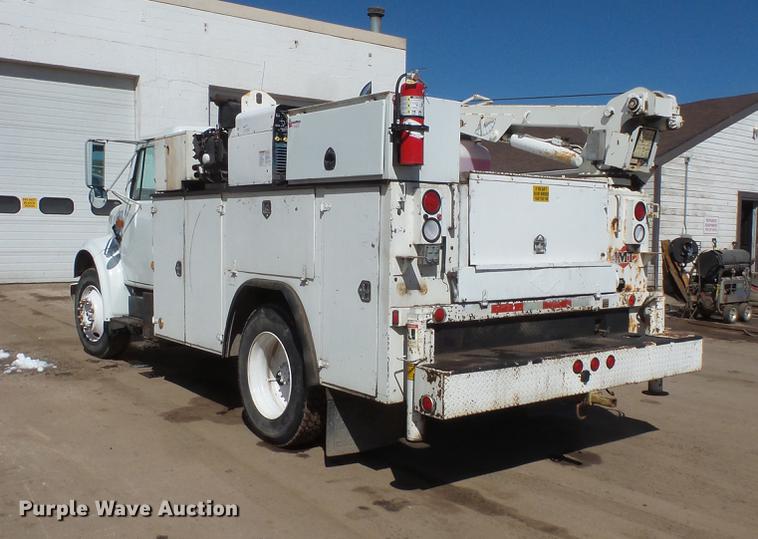 image for item DV9661 1993 International 4700 service truck with crane