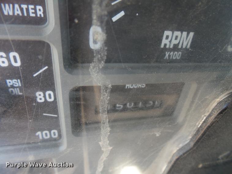 image for item DV9661 1993 International 4700 service truck with crane