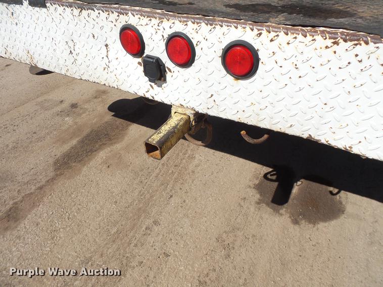 image for item DV9661 1993 International 4700 service truck with crane