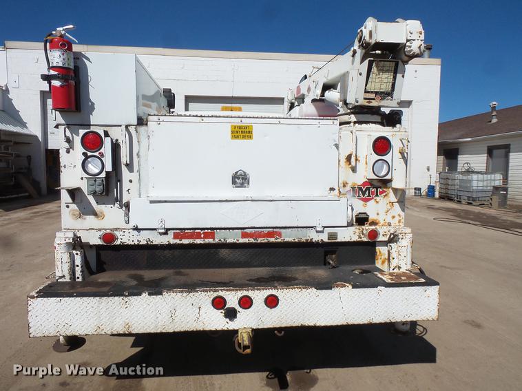 image for item DV9661 1993 International 4700 service truck with crane