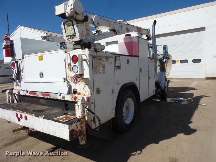 image for item DV9661 1993 International 4700 service truck with crane