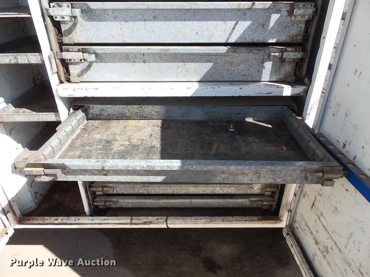 image for item DV9661 1993 International 4700 service truck with crane