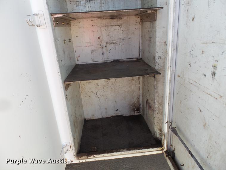 image for item DV9661 1993 International 4700 service truck with crane