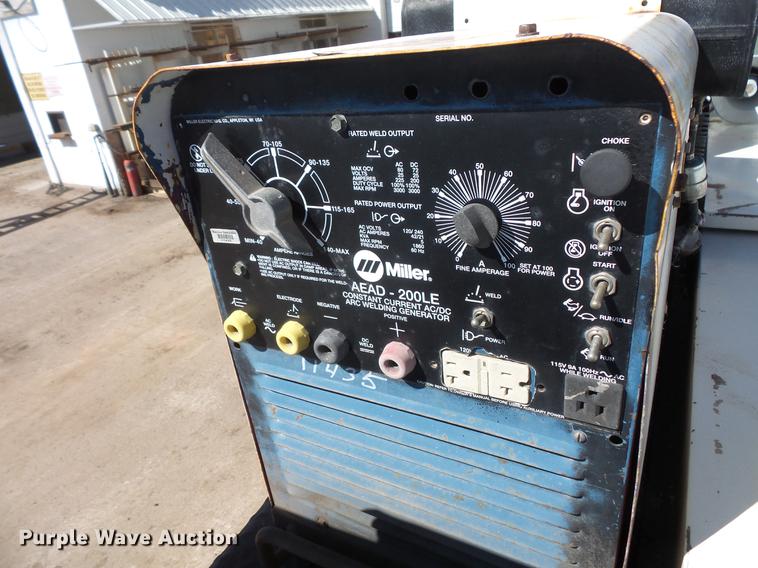 image for item DV9661 1993 International 4700 service truck with crane