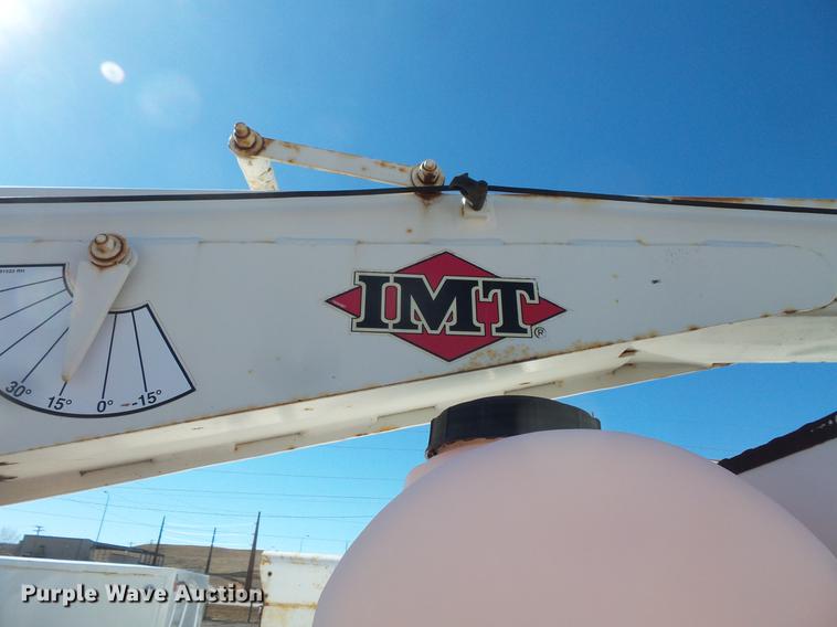 image for item DV9661 1993 International 4700 service truck with crane