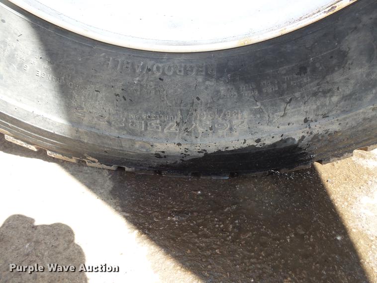 image for item DV9661 1993 International 4700 service truck with crane