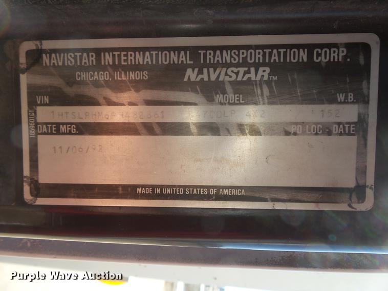 image for item DV9661 1993 International 4700 service truck with crane