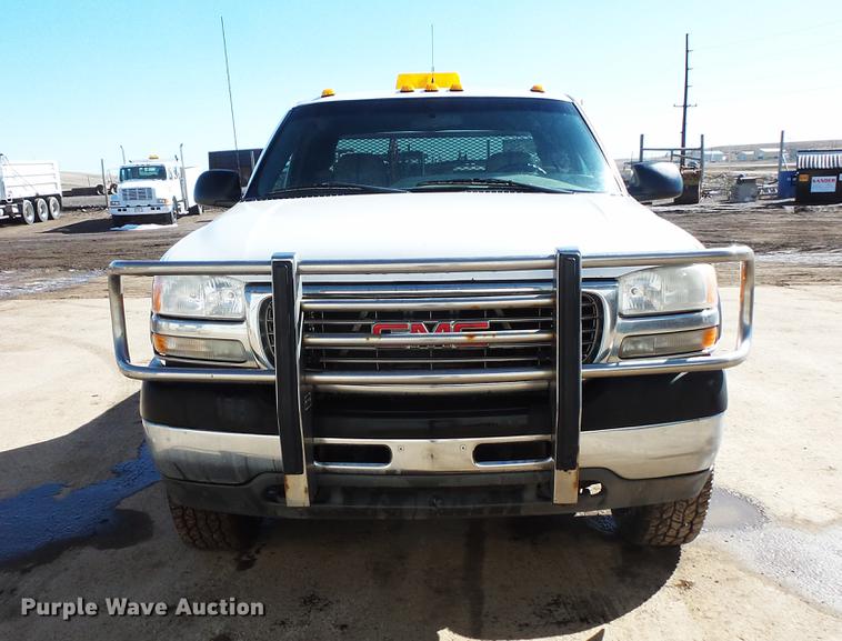 image for item DV9664 2001 GMC Sierra 2500HD Ext. Cab pickup truck