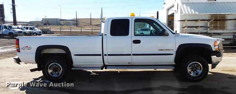 image for item DV9664 2001 GMC Sierra 2500HD Ext. Cab pickup truck