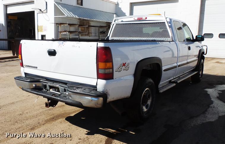 image for item DV9664 2001 GMC Sierra 2500HD Ext. Cab pickup truck