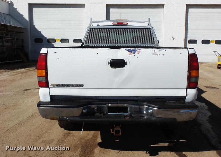 image for item DV9664 2001 GMC Sierra 2500HD Ext. Cab pickup truck