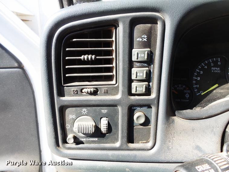 image for item DV9664 2001 GMC Sierra 2500HD Ext. Cab pickup truck