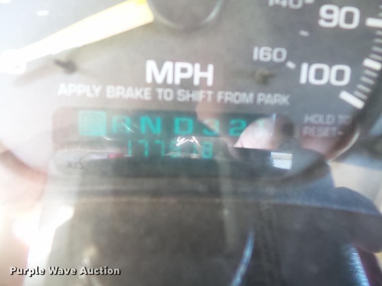 image for item DV9664 2001 GMC Sierra 2500HD Ext. Cab pickup truck