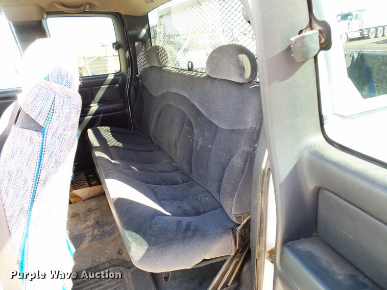 image for item DV9664 2001 GMC Sierra 2500HD Ext. Cab pickup truck