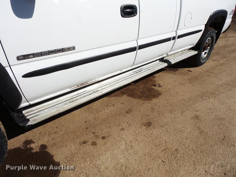 image for item DV9664 2001 GMC Sierra 2500HD Ext. Cab pickup truck