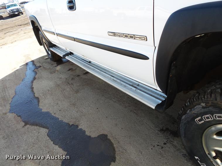 image for item DV9664 2001 GMC Sierra 2500HD Ext. Cab pickup truck